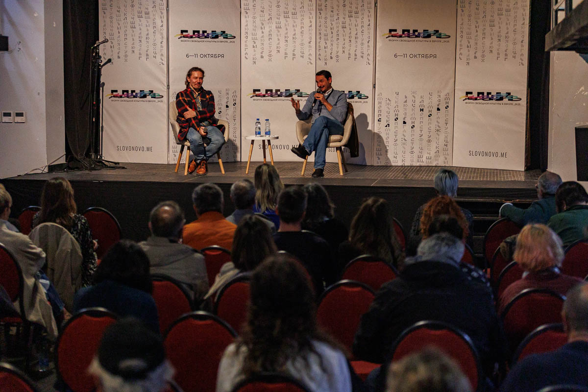 Александр Гаврилов и Виктор Вахштайн. Форум СловоНово 2025. Фото Алексей Леняшин