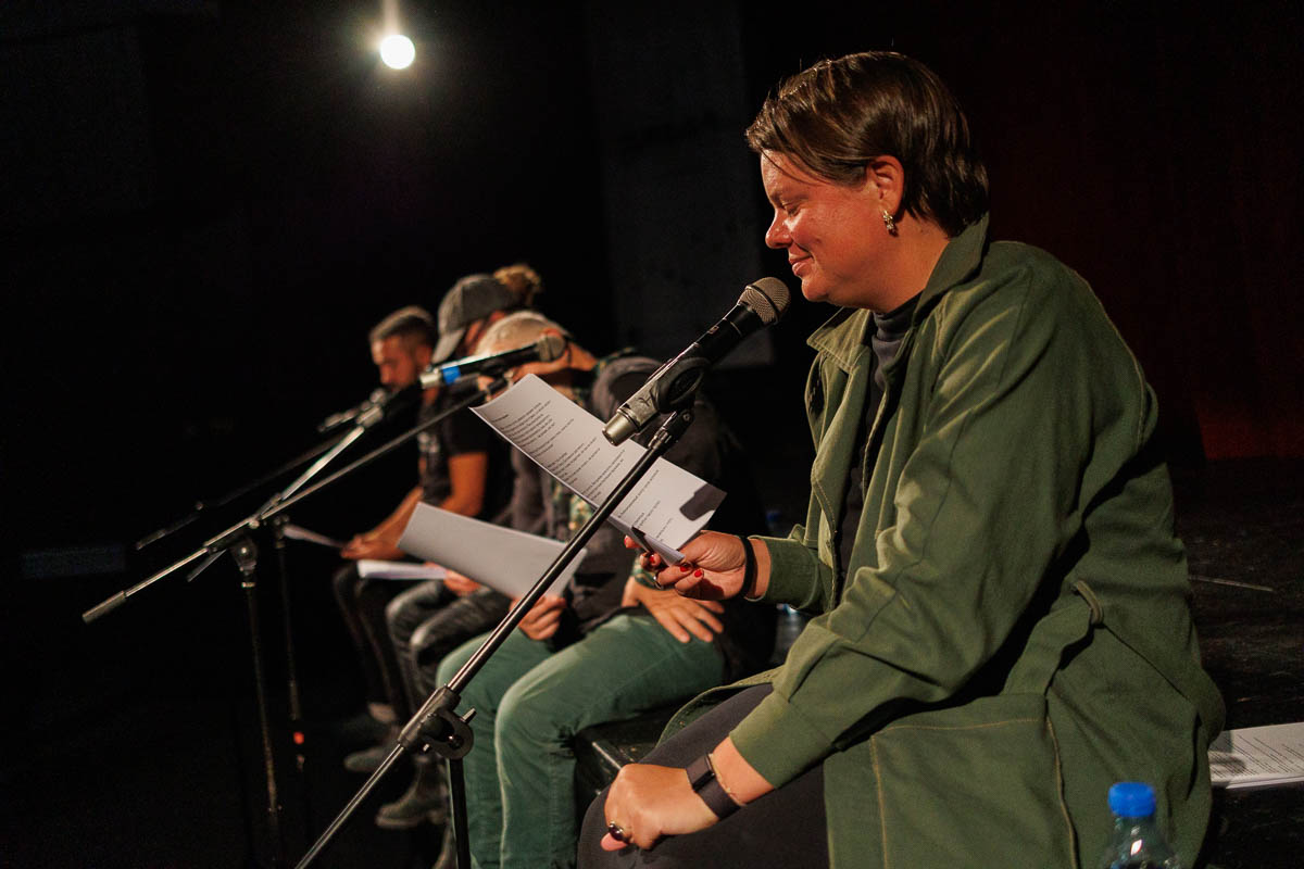 Театр «ЭТО ВСЁ». Режиссерская читка новой пьесы Васи Березина. В ролях: Марат Гельман, Гермес Зайготт, Вера Полозкова, Андрей Слепухин. Форум СловоНово 2025. Фото Алексей Леняшин