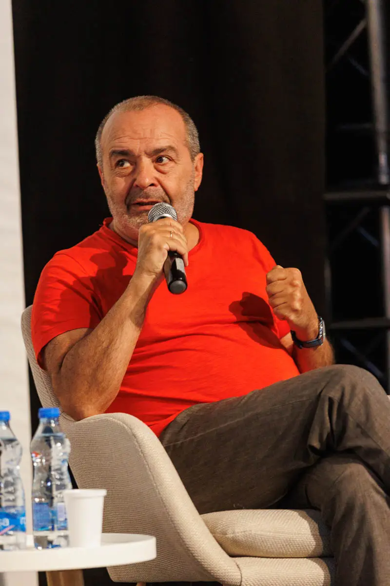 Виктор Шендерович. Форум СловоНово 2025. Фото Алексей Леняшин