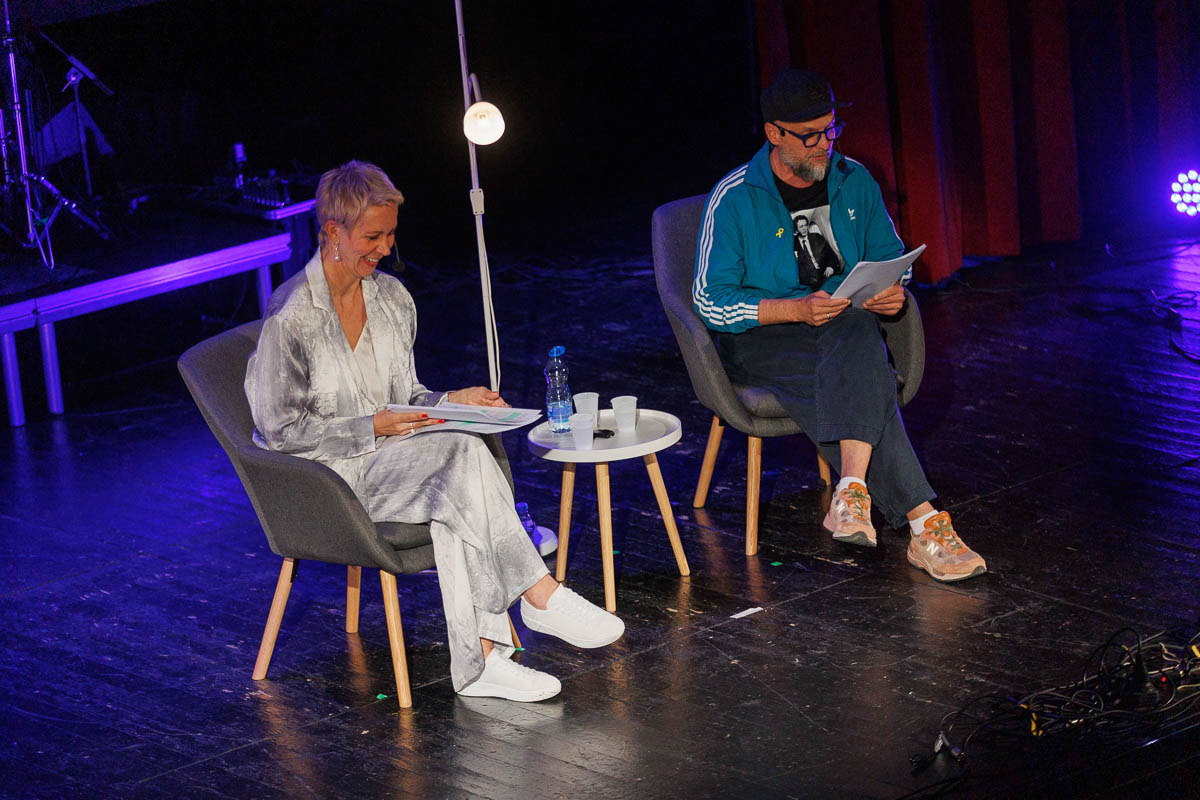 Татьяна Лазарева и Иван Вырыпаев. Форум СловоНово 2025. Фото Алексей Леняшин