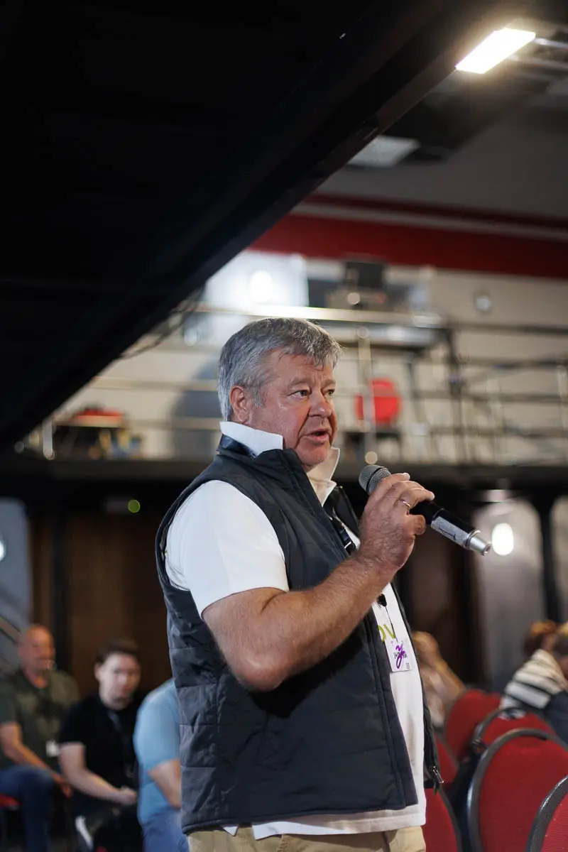 Валентин Завадников. Форум СловоНово 2025. Фото Алексей Леняшин