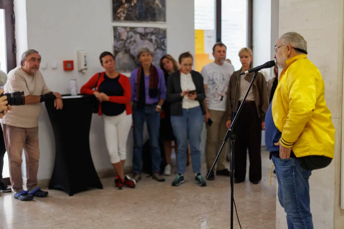 Выставка АБСТРАКТНОЕ КОНКРЕТНОЕ. Роман Савченко, Александр Сигутин, Семен Файбисович, Руслан Тремба. Форум СловоНово 2025. Фото Алексей Леняшин