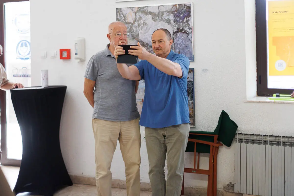 Сергей Гандлевский и Юлий Гуголев. Форум СловоНово 2025. Фото Алексей Леняшин