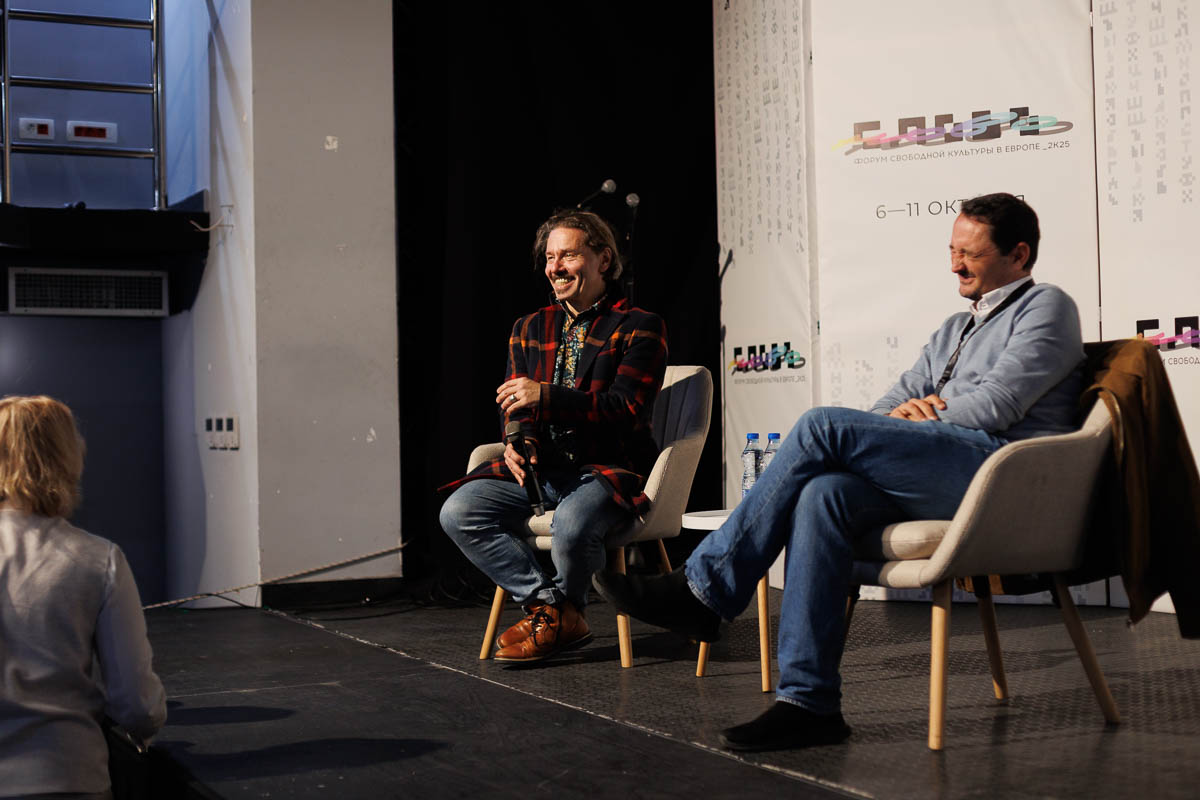 Александр Гаврилов и Виктор Вахштайн. Форум СловоНово 2025. Фото Алексей Леняшин
